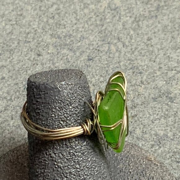 Jade Green Stone Ring Size 5 Handcrafted Silver Wire Wrapped Elegant Cocktail - Picture 3 of 6